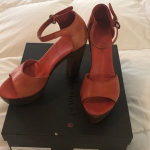 Charles David Orange Leather platform 5” heel